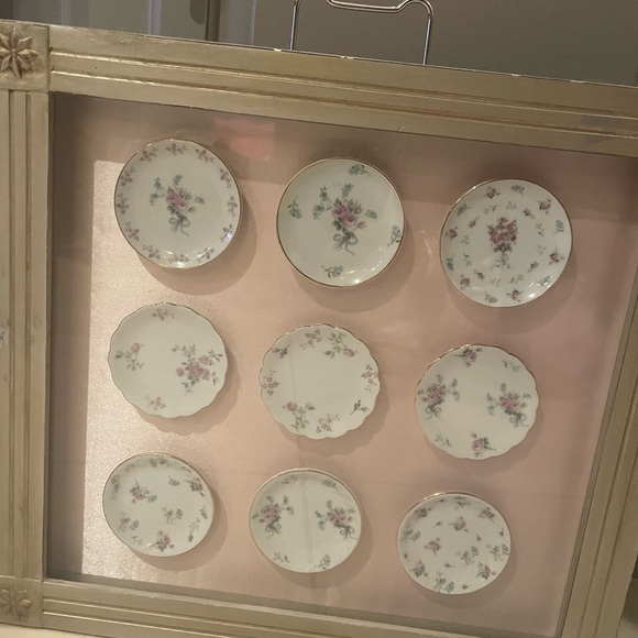 Floral Wall Decor with Gold Frame - Picture 2 of 11